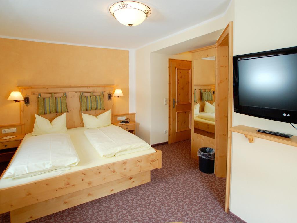 Hotel Gebirgshaeusl Engedey Rum bild